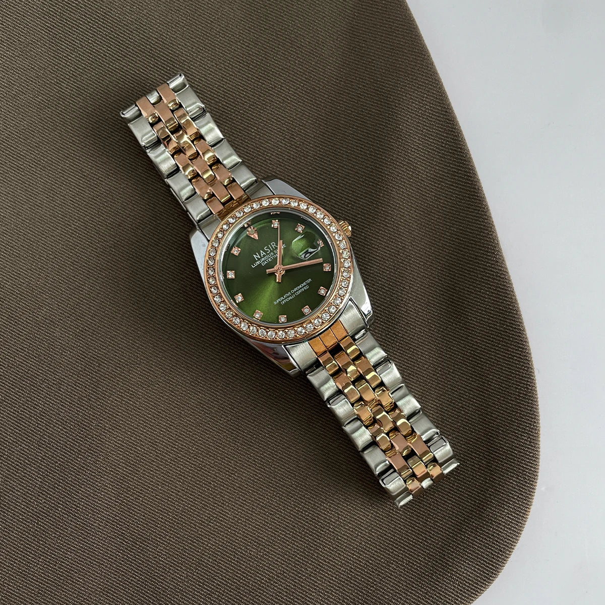 Women's high quality quartz green round face watch