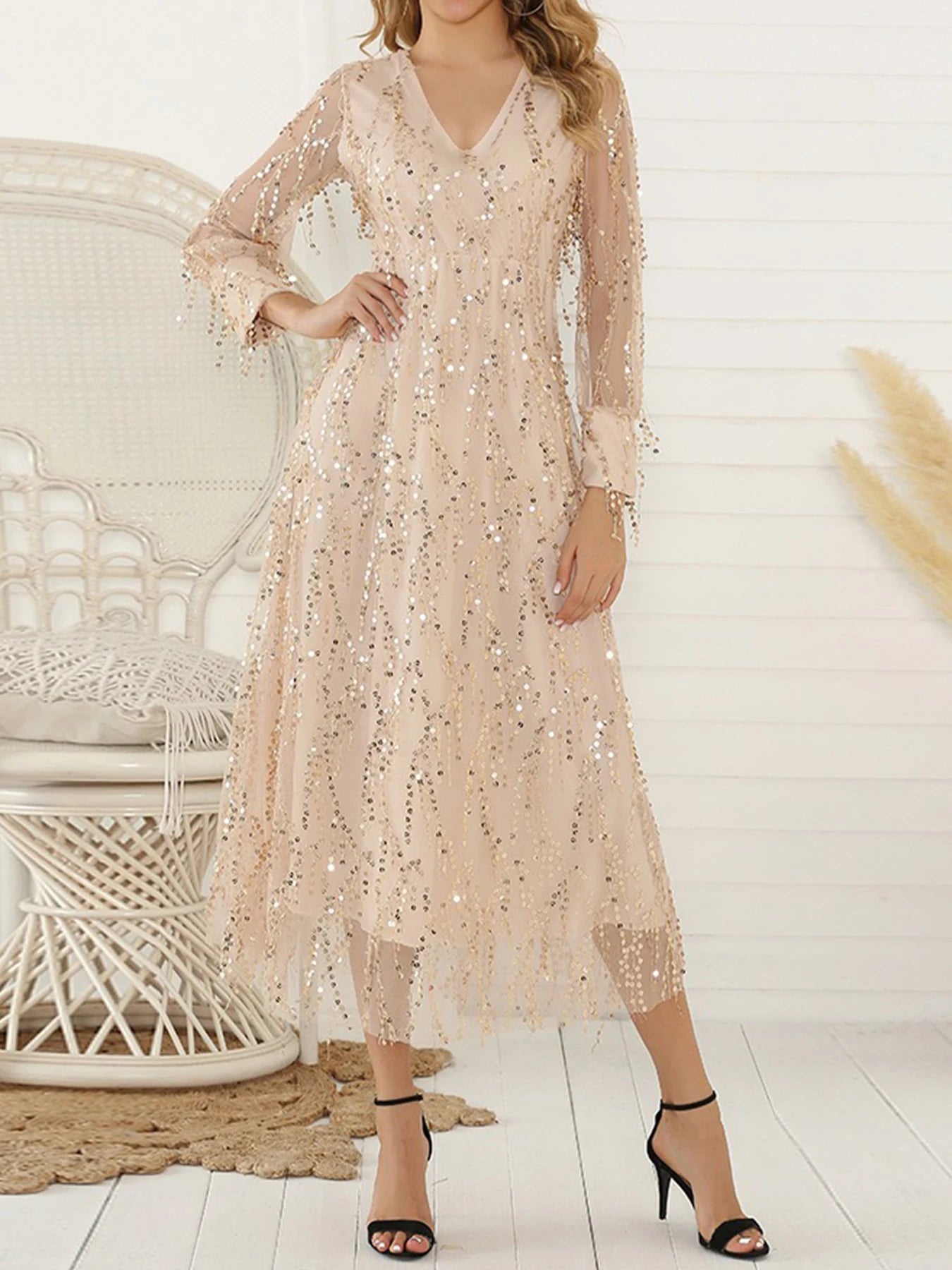 Elegant Long-Sleeved V-Neck Sequined Fringe Dress
