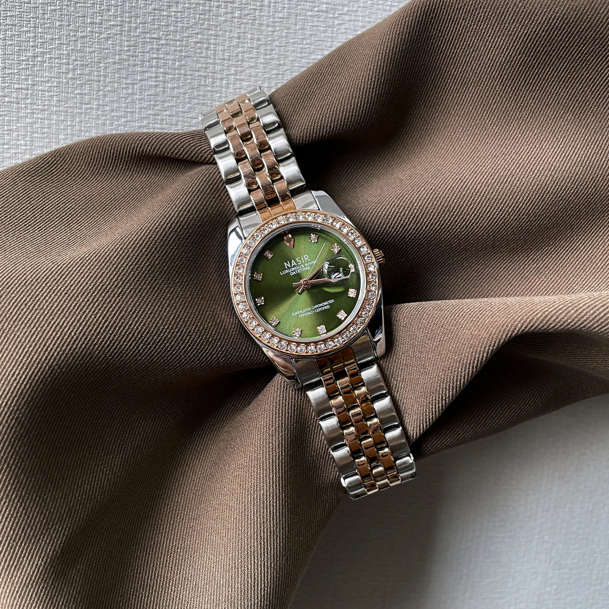 Women's high quality quartz green round face watch