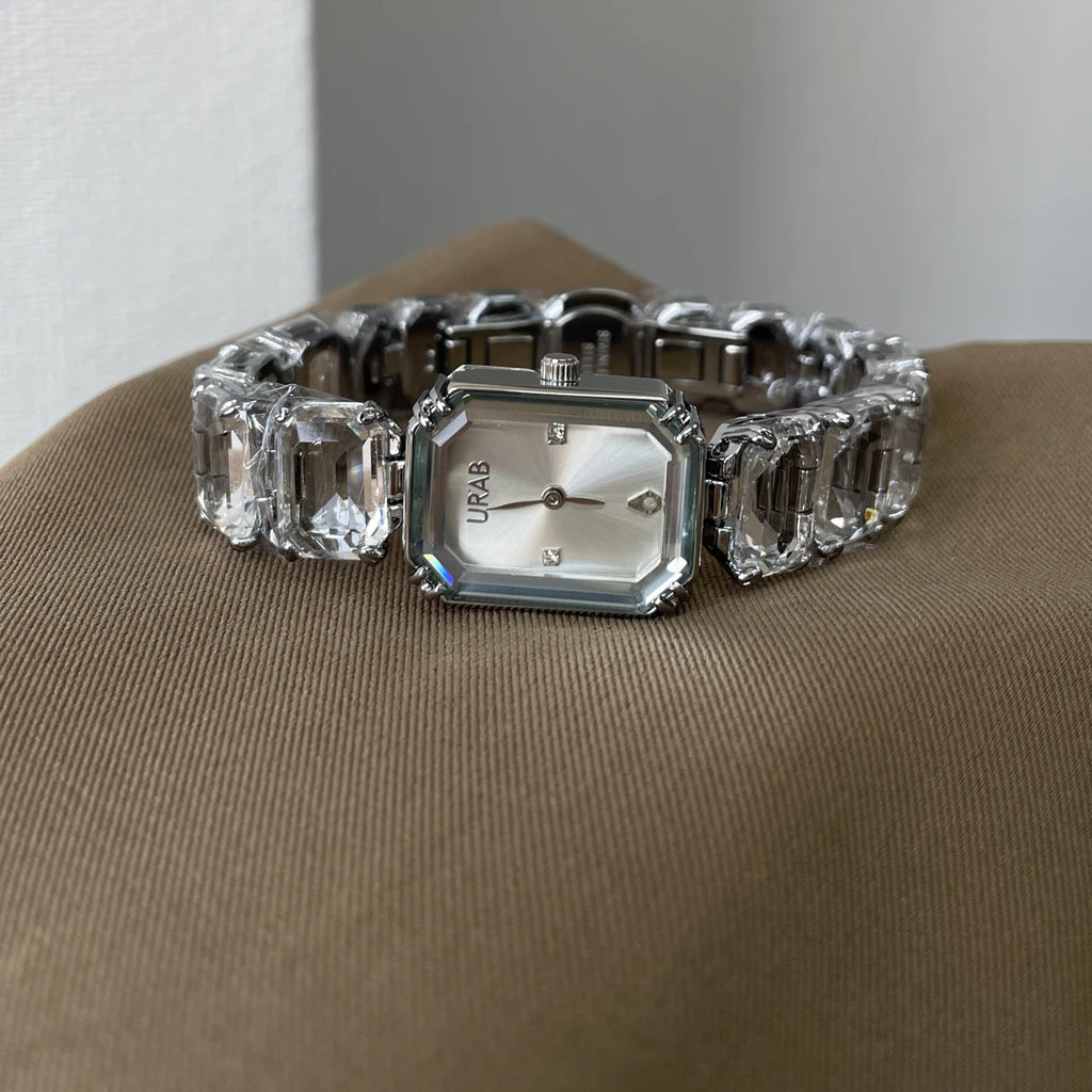 Female sugar cube brand quartz watch