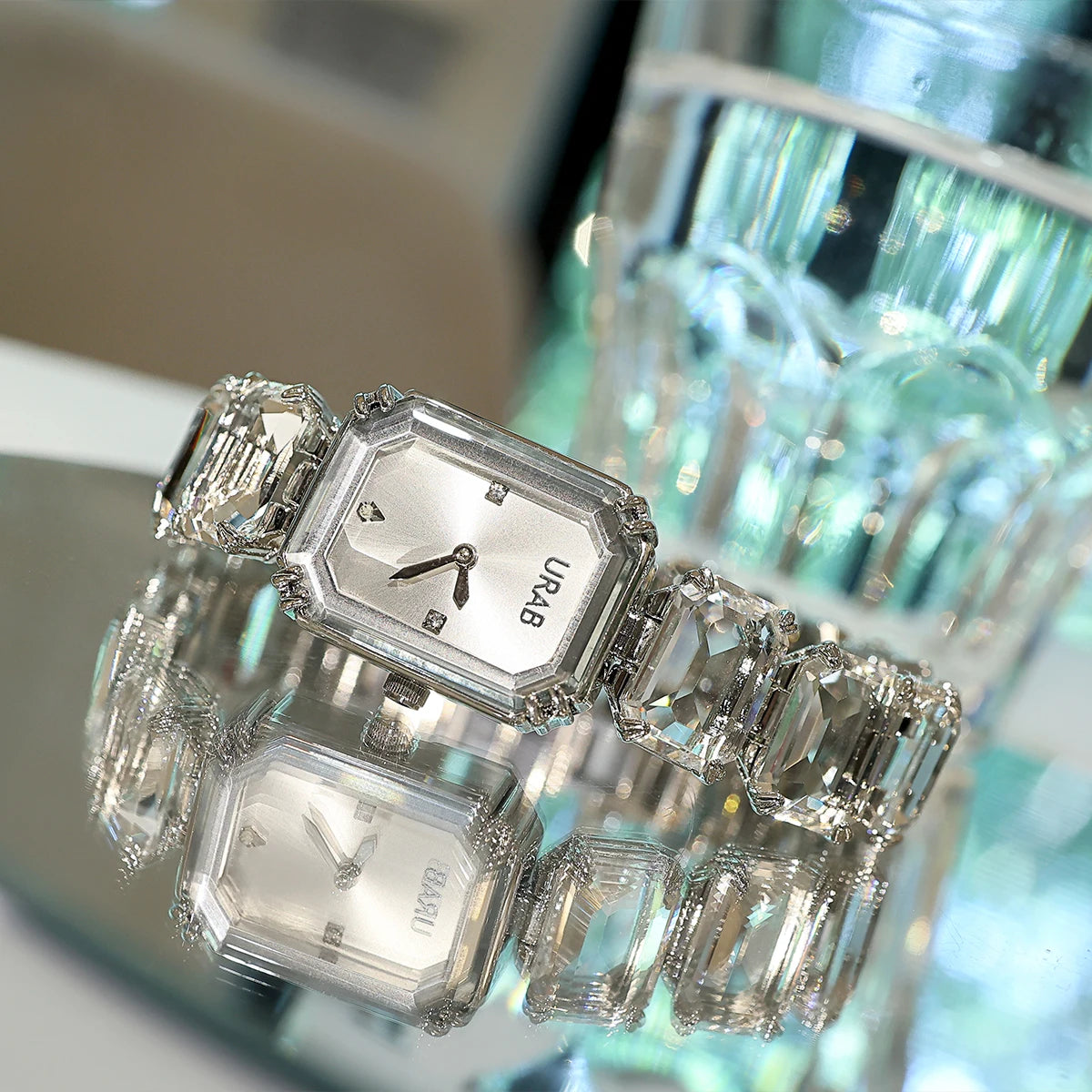 Female sugar cube brand quartz watch