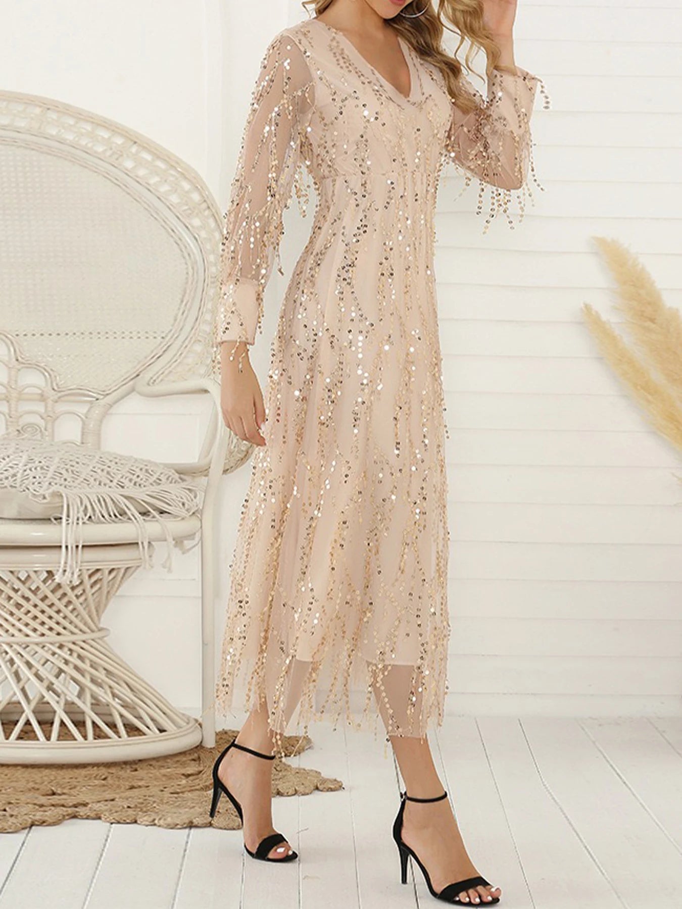 Elegant Long-Sleeved V-Neck Sequined Fringe Dress