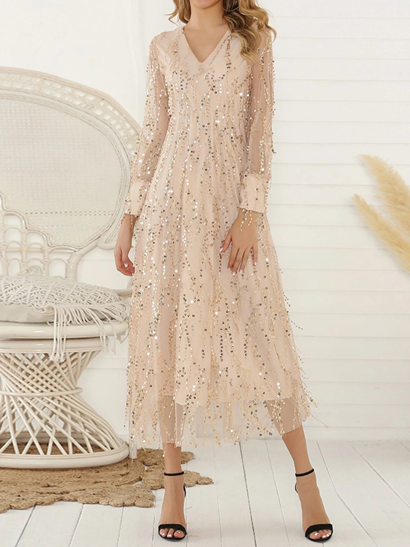 Elegant Long-Sleeved V-Neck Sequined Fringe Dress